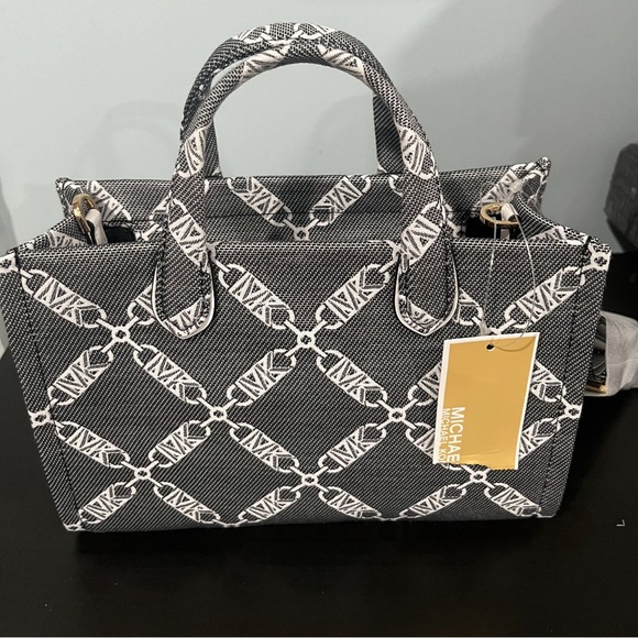 michael kors gigi small empire logo jacquard tote bag | color: black/white - Picture 4 of 8